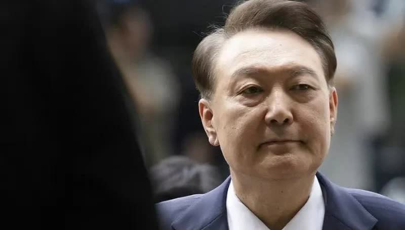 尹锡悦拘留所拒捕监控曝光，广东自媒体达人深度解析背后真相